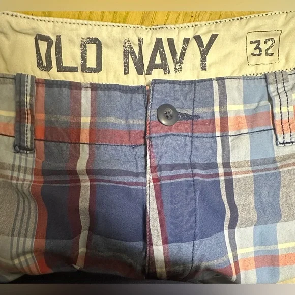 Old Navy & Hurley Men’s Shorts Bundle Size 32-33 - Picture 3 of 9